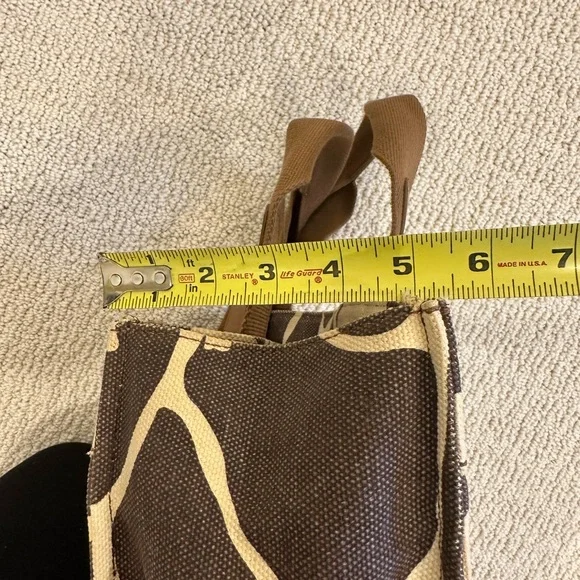 Tory Burch Unique Leather Detail Giraffe Pattern Beach Tote - Picture 3 of 10